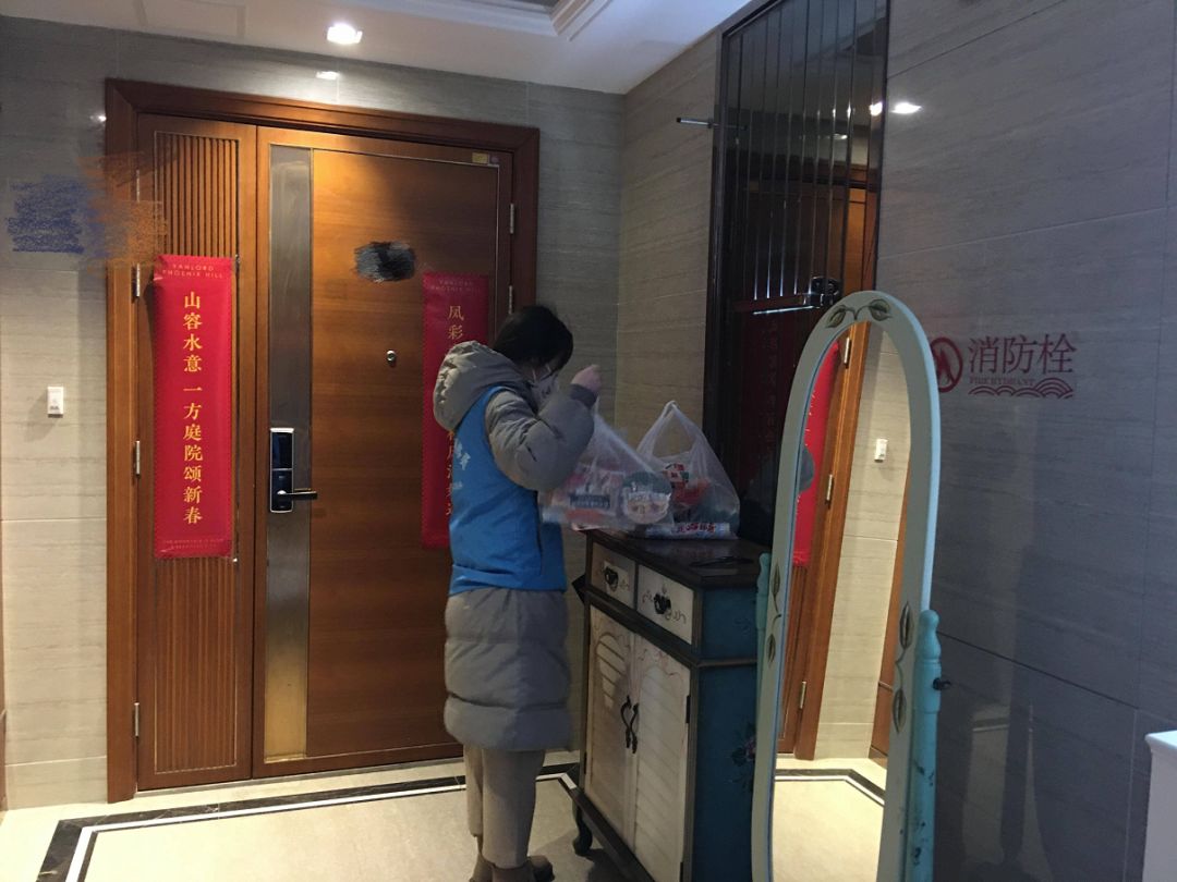 小区有确诊居家怎么防控,小区出现疑似病例要不要隔离