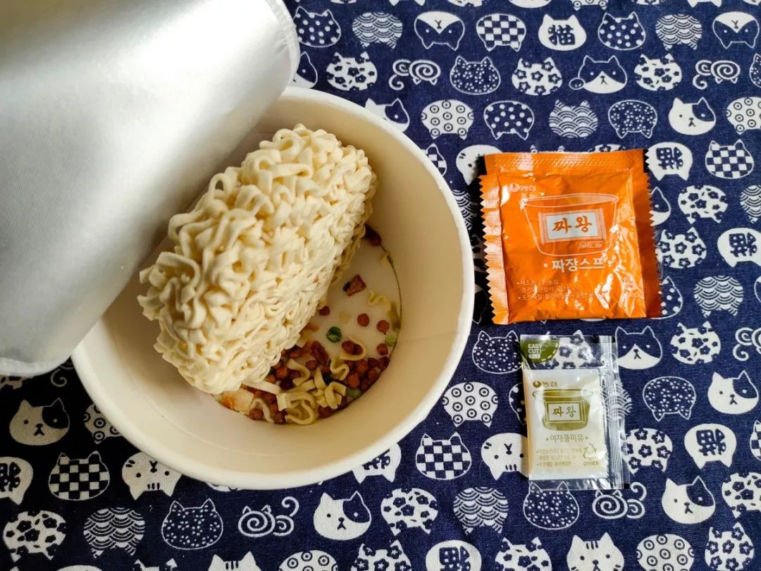 农心韩式炸酱面方便面测评,全球十大好吃泡面拌面测评