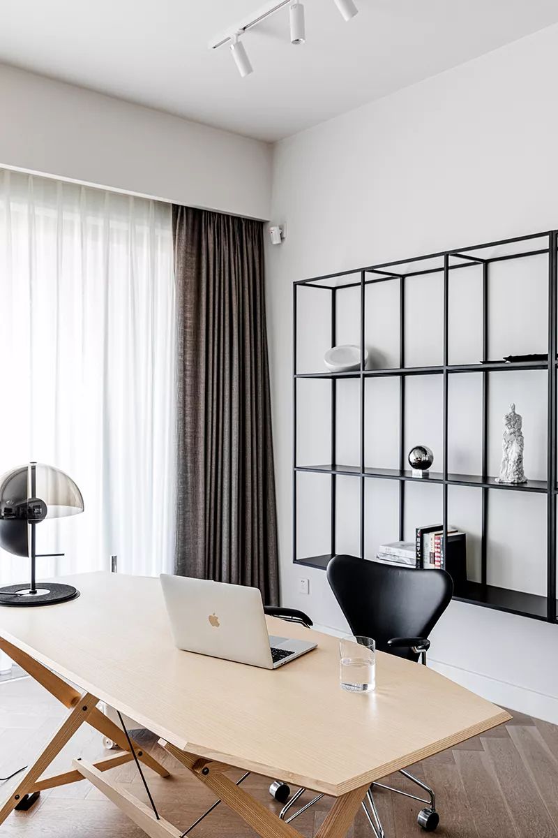 她以“潮汐”为灵感创造了一个家，将看似无形的爱说到尽兴