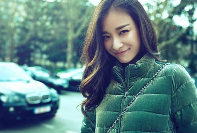 倪妮素颜出镜下厨做蛋糕,倪妮做蛋糕