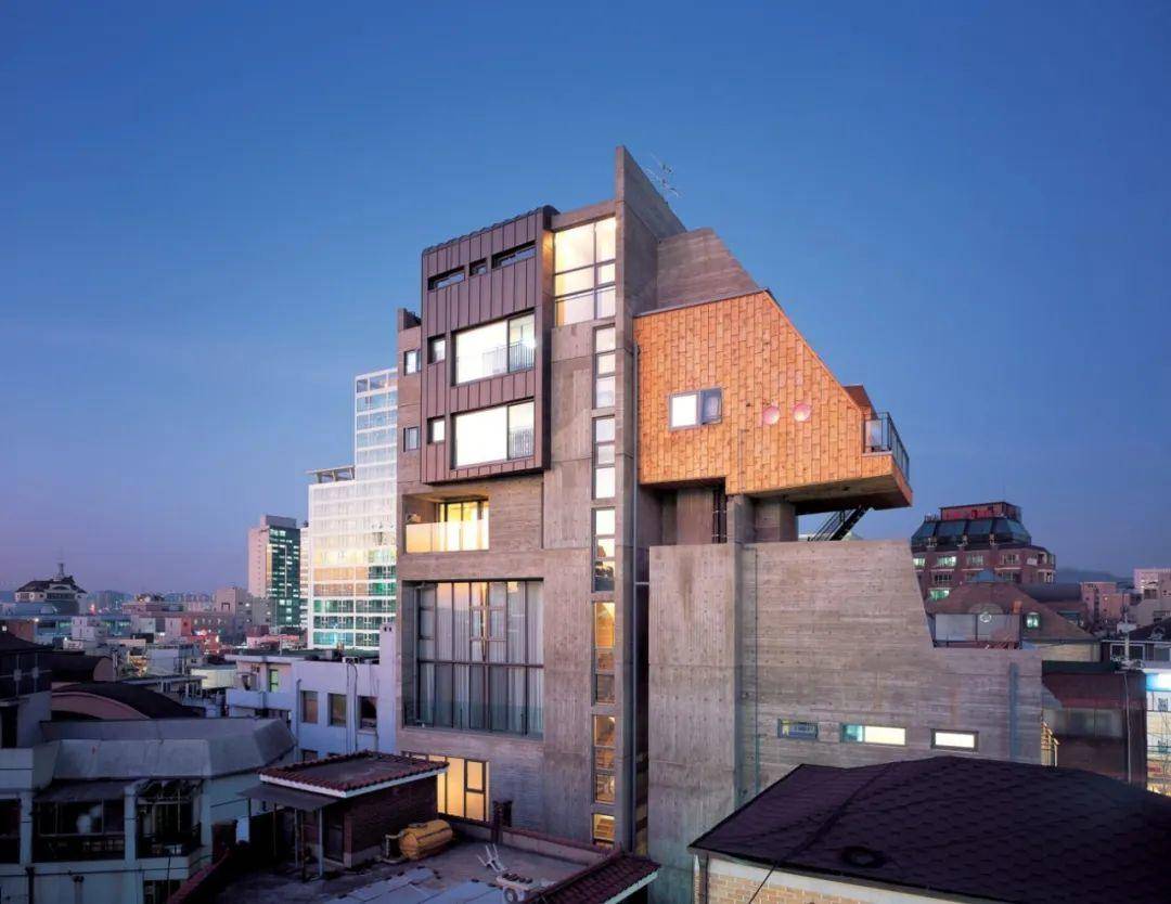 52岁“韩版高晓松”当奇葩建筑师，因为设计辣眼气哭同行：求你回去画画吧