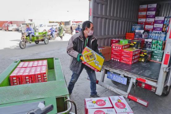 洞泾镇一线战“疫”(0302)——近600家商铺3天内“扎堆”复活!大体量九洲世贸综合批发市场如何做好疫情防控?