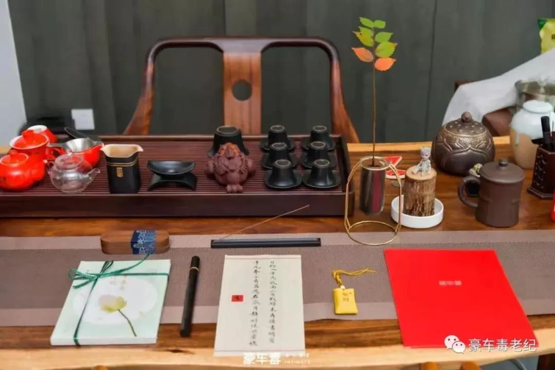 豪车毒老纪蚝宅创始人——疫情之下的*局破**者