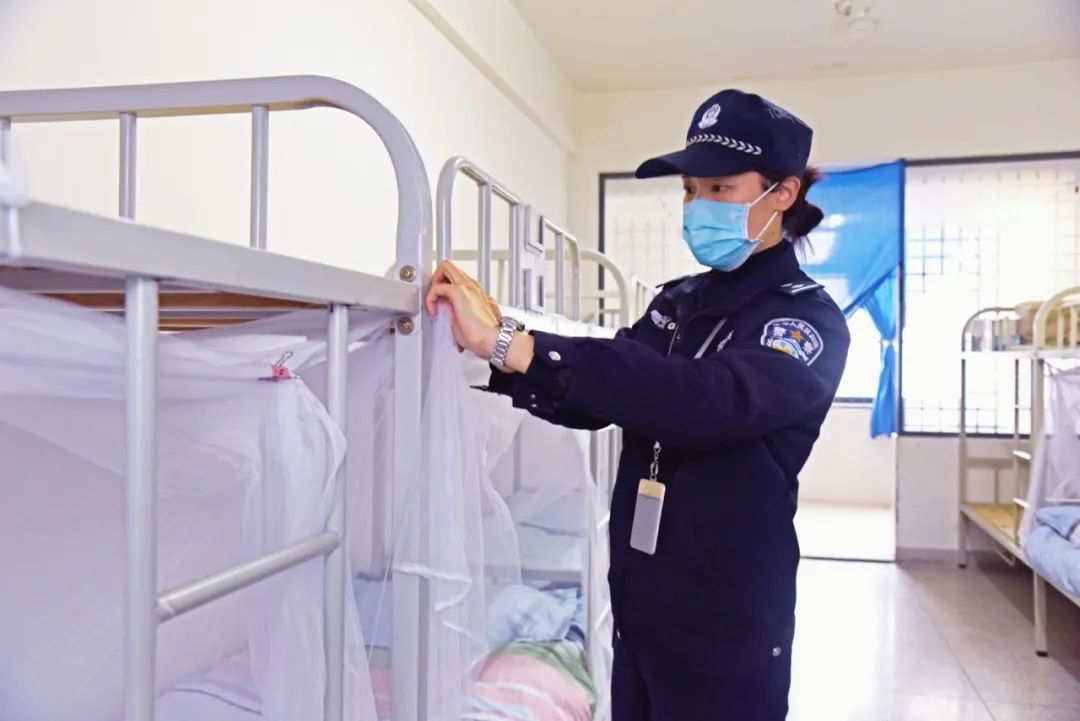 战疫里的力量,战疫前线他们用身躯筑牢防控防线