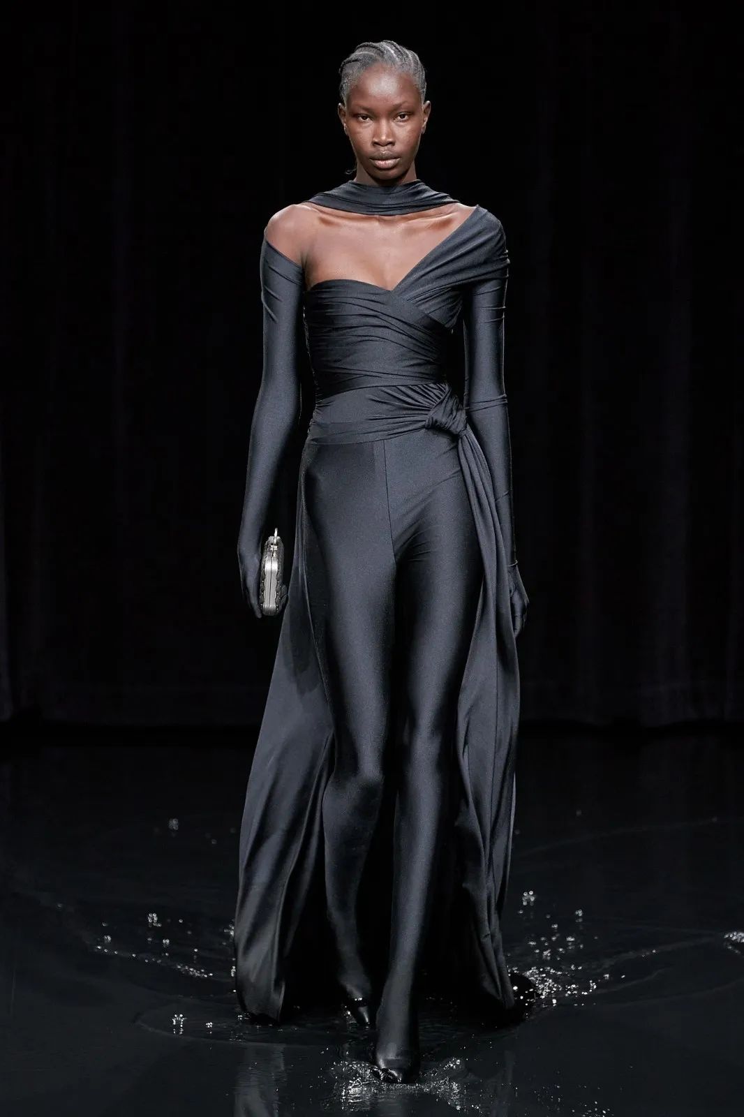 巴黎时装叫什么,什么是巴黎时装