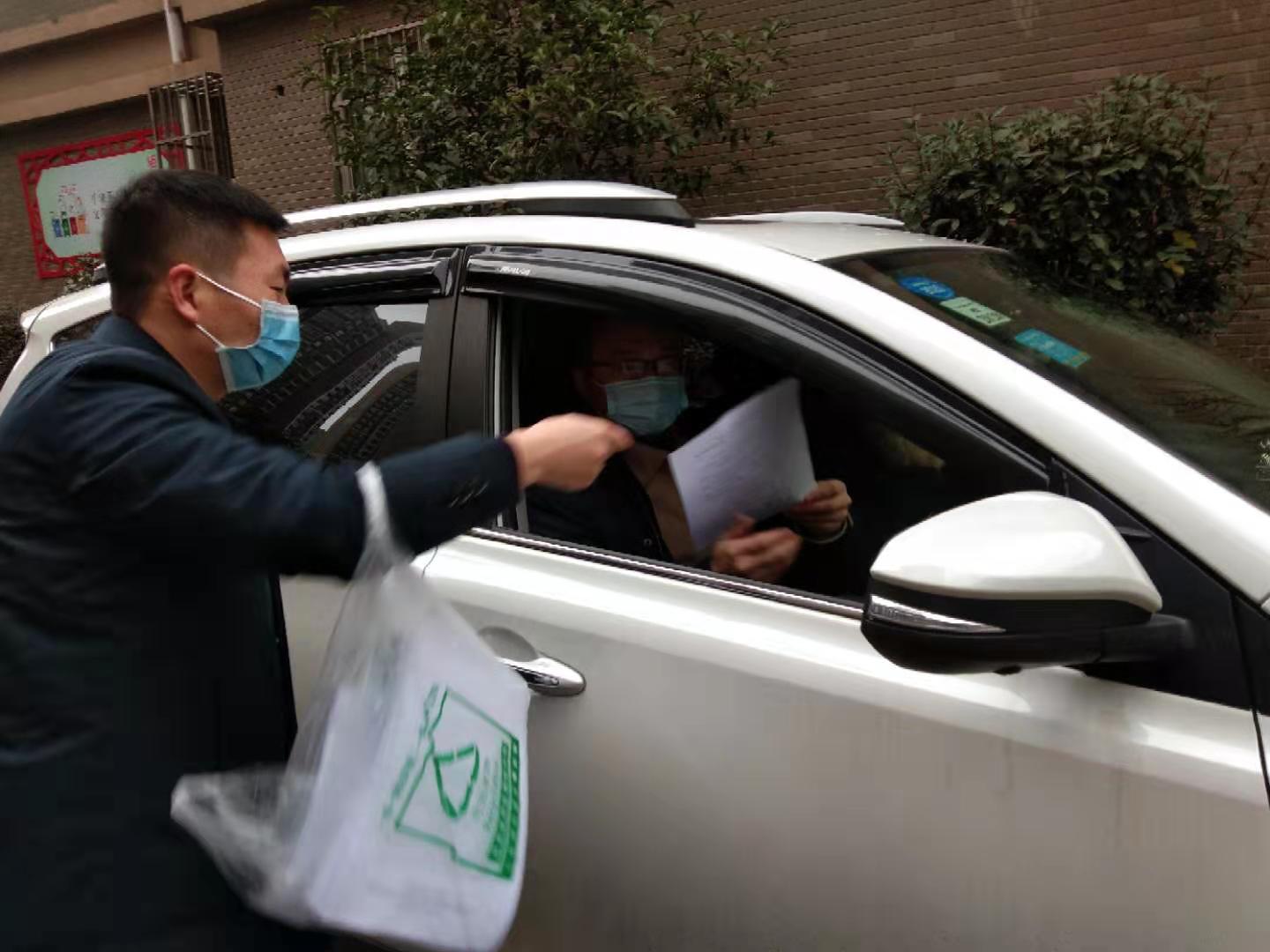 七里湖街道八里湖社区：“四员”黄俊，心系疫情工作“排万难”