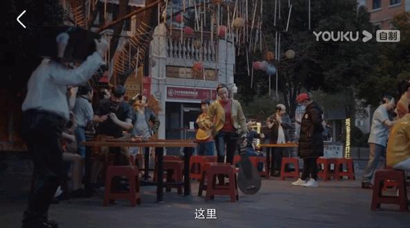 从专业团队到手机直拍的“武汉”，他们都在记录和传递真与信