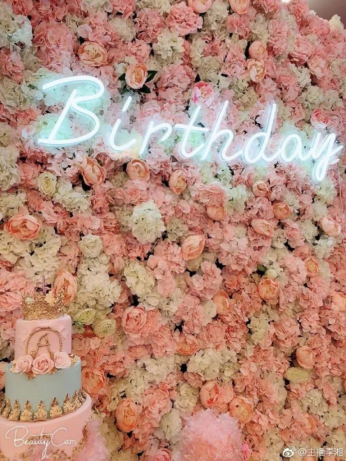 2岁穿高定、LV定制小零食...跟她比李湘王菲的闺女也只是平民…