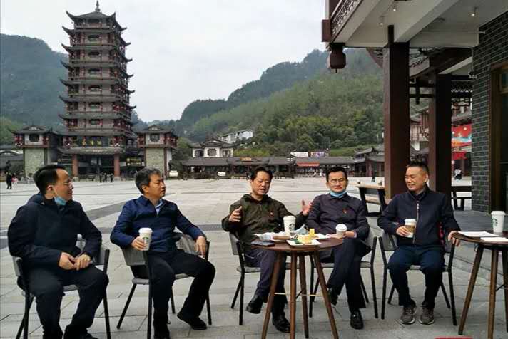 干部带头下馆子合集,干部带头下馆子规定