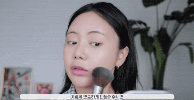 你知道怎样护肤吗,男生上了粉底怎么显得自然