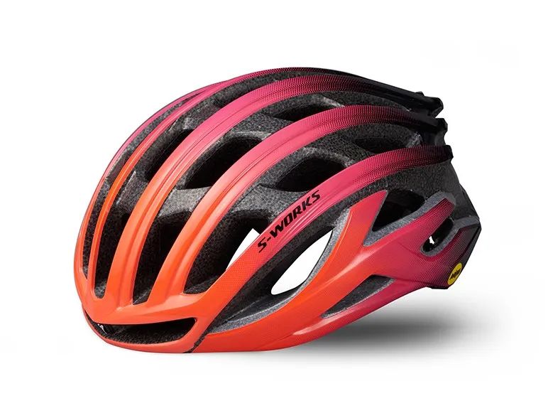 高颜值新款头盔类型有哪些,特别安全的全包围头盔