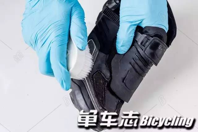 怎么样清洁鞋的表面,如何洗护鞋