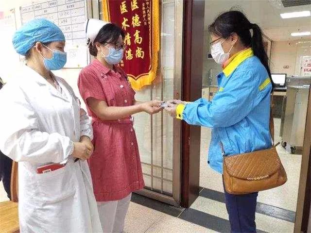 为白衣天使点赞白衣天使加油,中石油为白衣天使加油