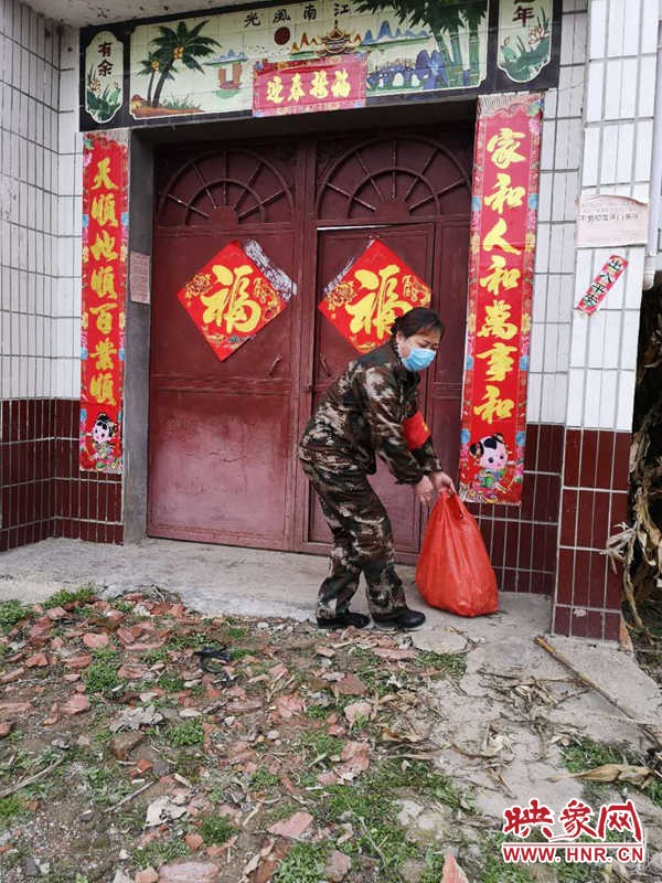 汝南县罗店镇王菊花：人大代表战疫情扶贫路上花更艳