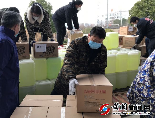 在这场没有硝烟的防疫战,在没有硝烟的经济战场上