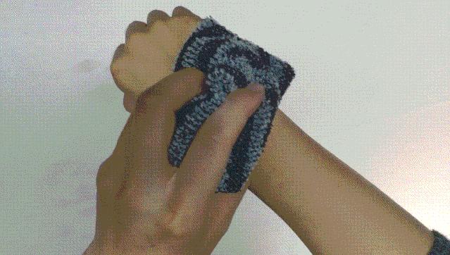 无痛搓泥|日系变态搓澡巾！轻轻搓一搓，泥条劈里啪啦的掉