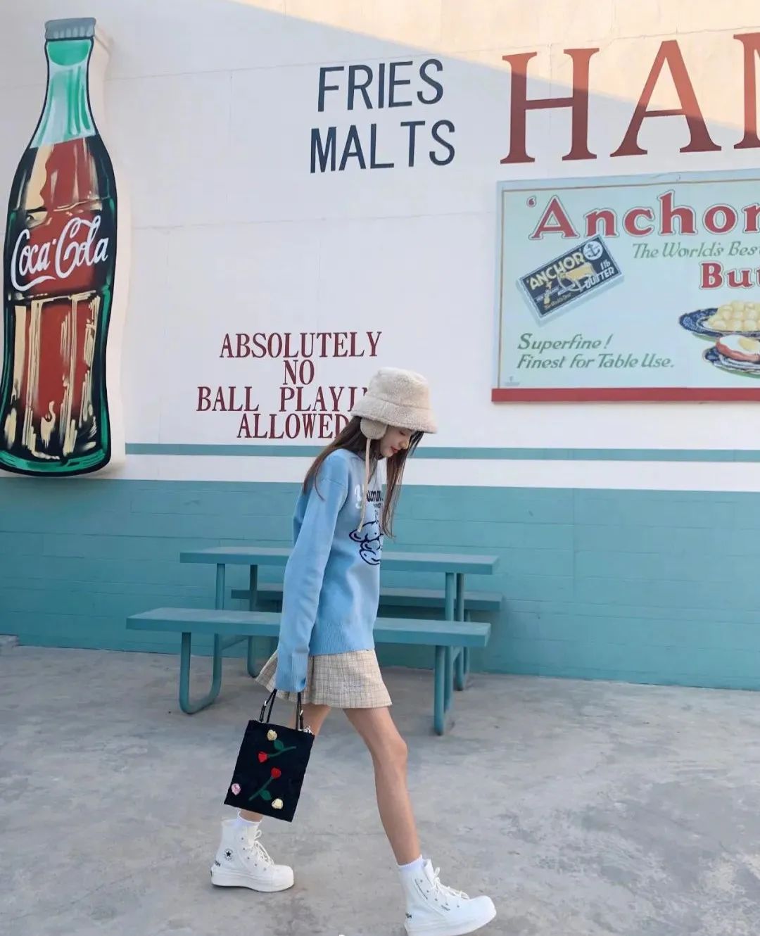 蔡徐坤穿权志龙鞋,蔡徐坤lisa虞书欣合照