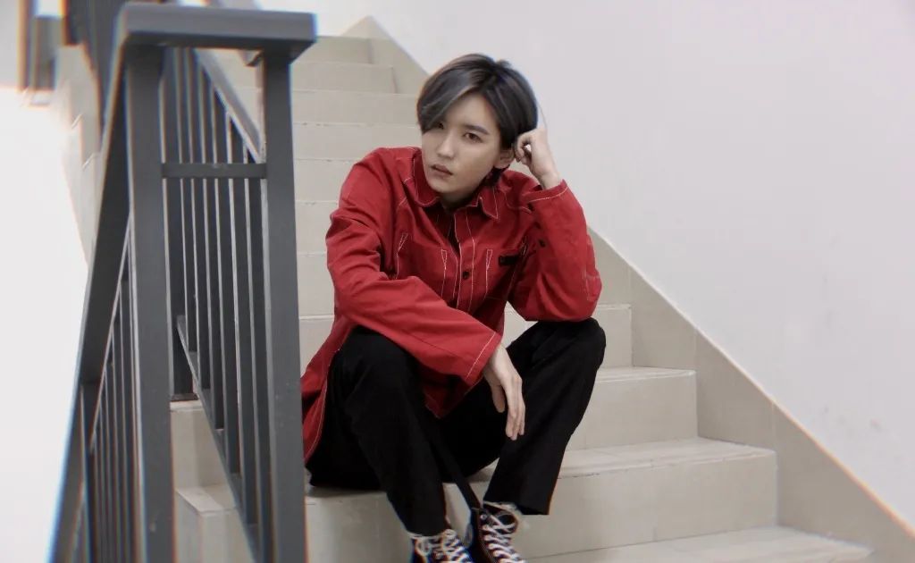 杨幂刘诗诗她们帅起来基本上没男人什么事了