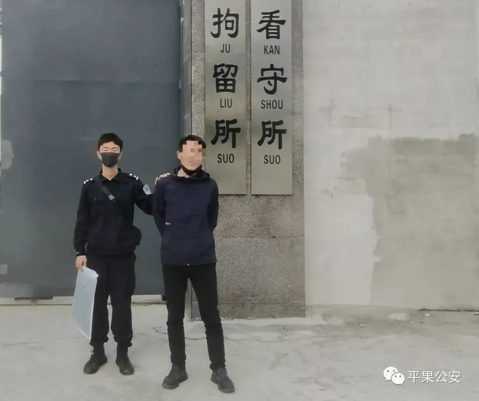 疯狂砸车窗盗窃7起，此流窜“老贼”被平果警方逮住了！