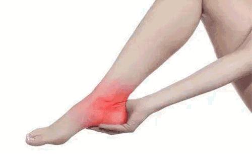 杭州大伯被腹痛反复折磨,大伯晚上脚趾肿