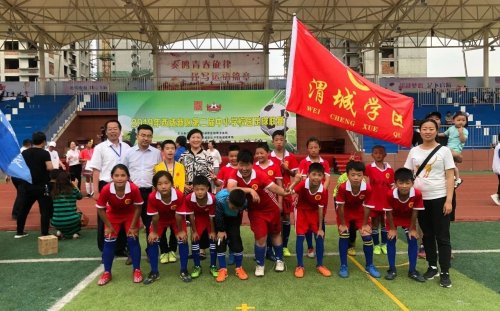 秦汉新城这群十几岁的农家娃有一个足球梦……