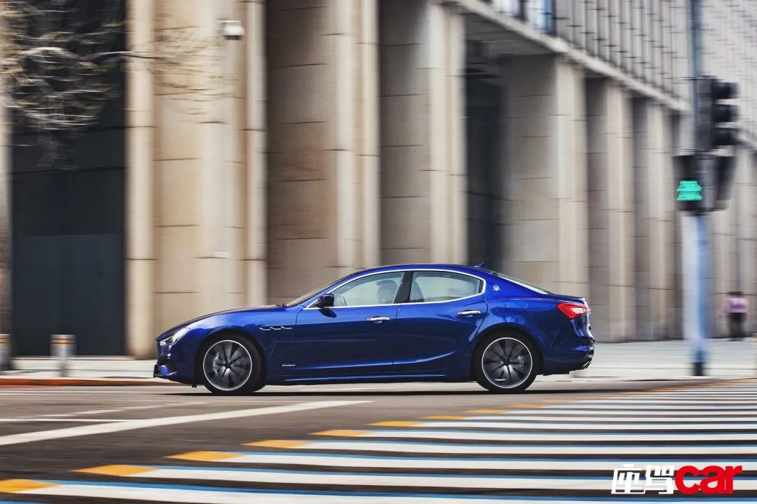 钢铁森林中的城市猎人|CARREVIEWS