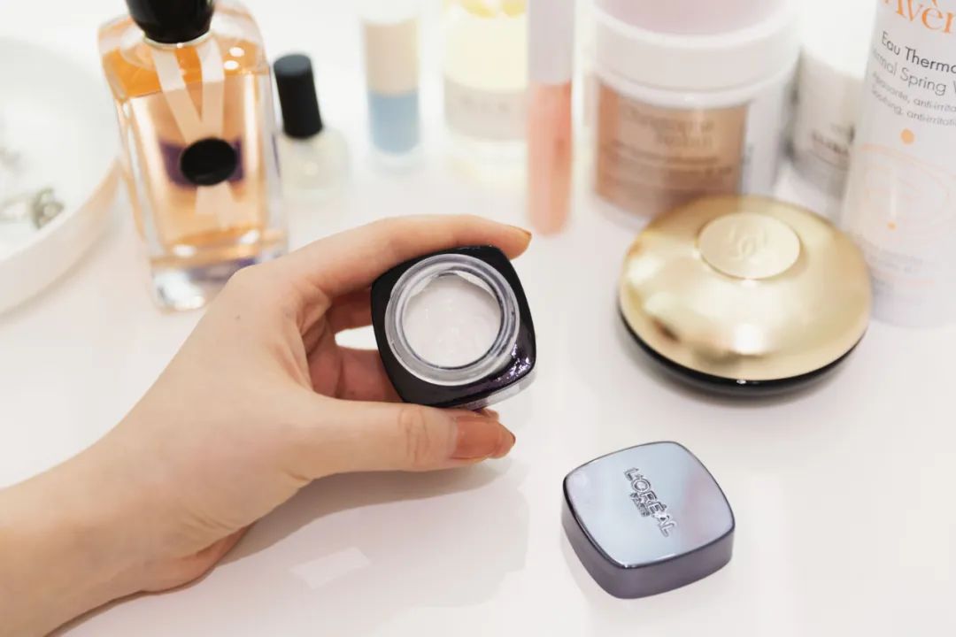 推广｜|长假还没来，我已经迫不及待穿上这条裙子了