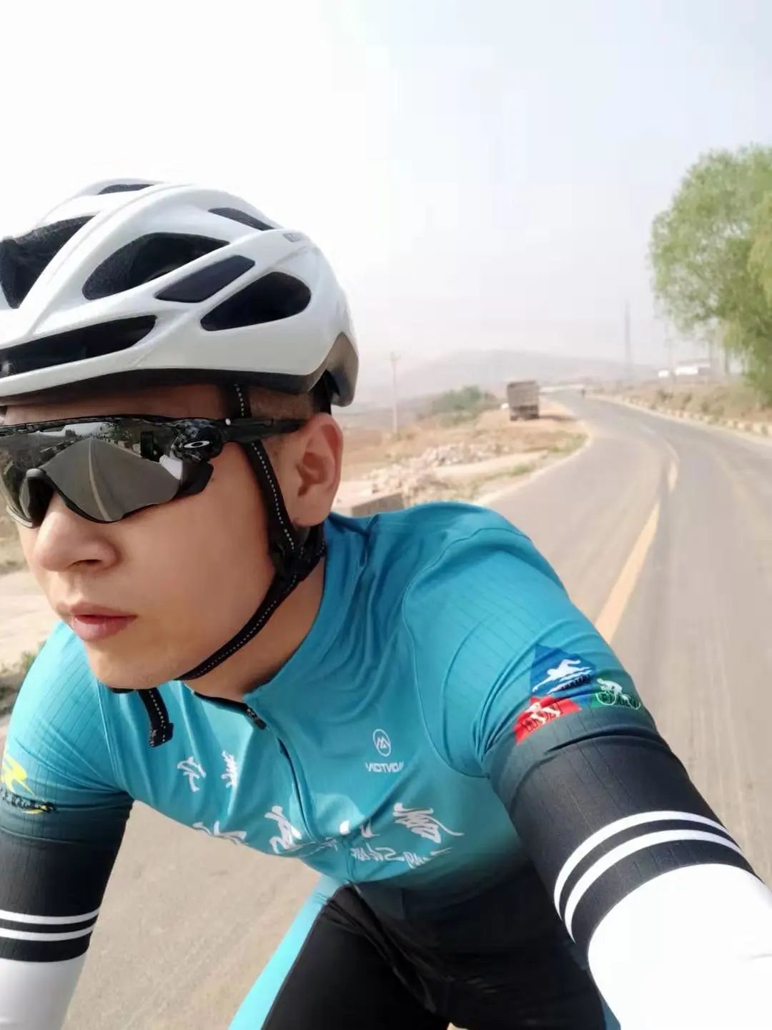 新手公路车休闲入门装备,装备公路车