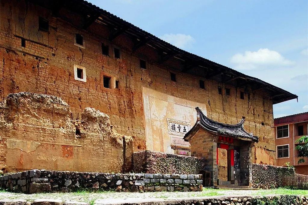 福建龙岩永定土楼的传说,龙岩土楼和永定土楼