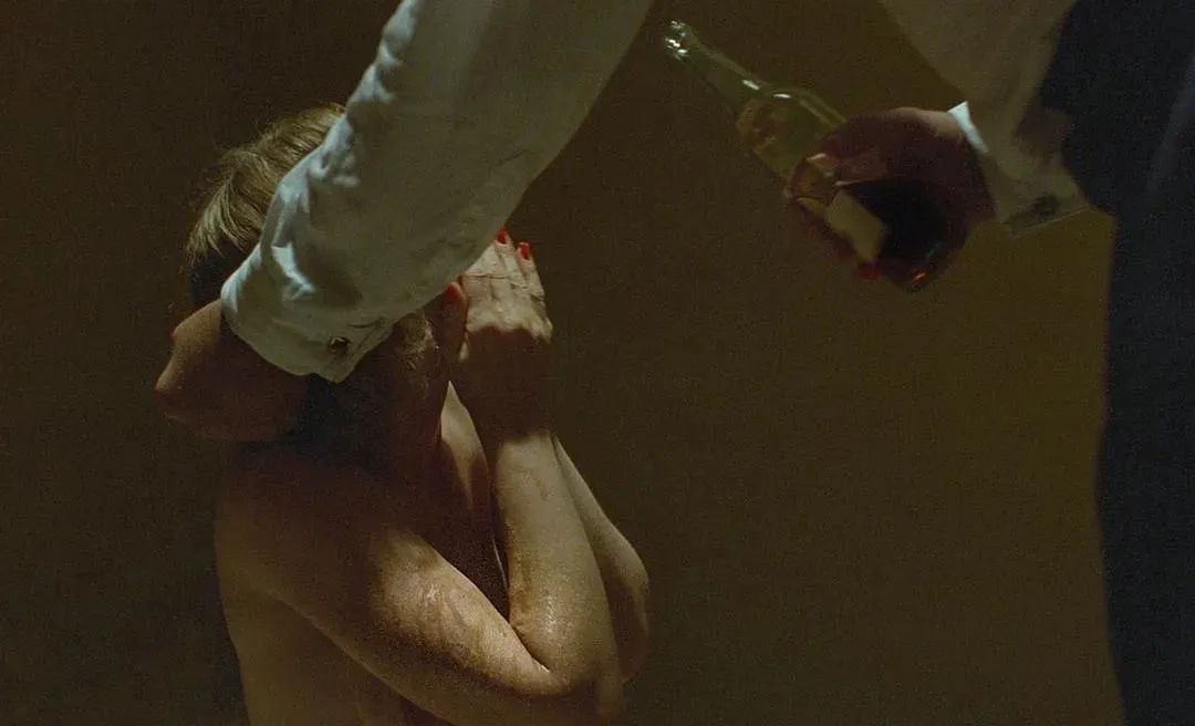 引发众怒的幕后,引发众怒的后果