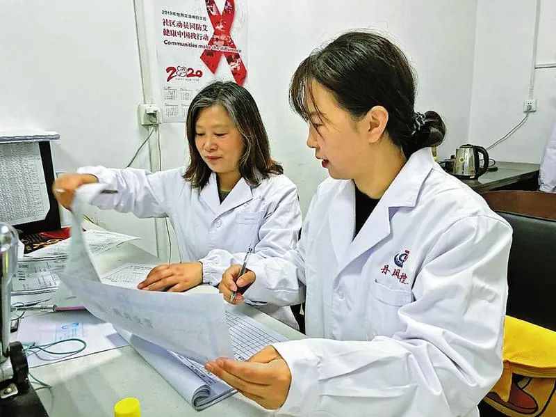 情系丹凤献爱心千里帮扶苏陕——记苏陕扶贫协作支医工作者郑永源