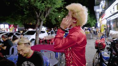 抖音上有个背lv的小姐姐,背lv的小姐姐