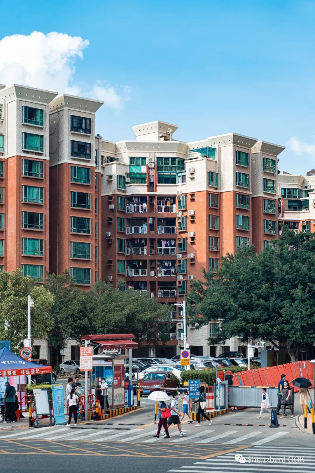 严浩翔说look这是tnt什么舞台,look这是什么牌子的包包