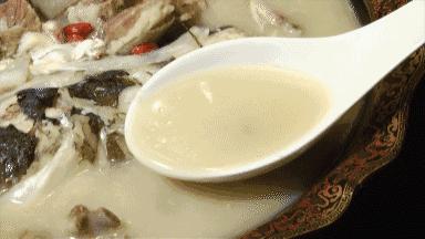 凶险！一口气喝完鱼汤后胸口刺痛！没想到竟需要8个科室10多位专家联手……