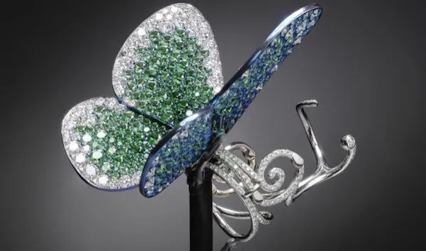 从拉斐尔底稿到英国脱欧花瓶——VA馆长眼中的十件经典