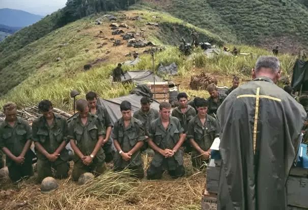 靠越战声名鹊起的色情杂志：花花公子杂志为什么对美军如此重要？