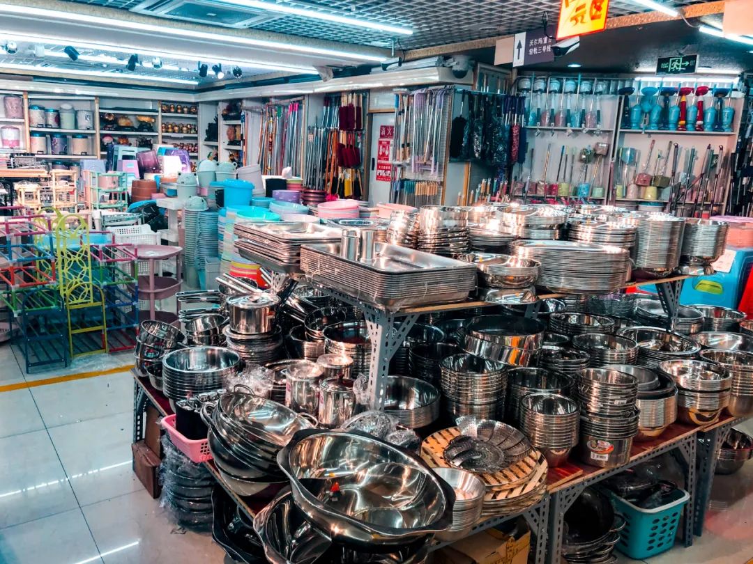 在重庆200元探店,重庆最大的两元店