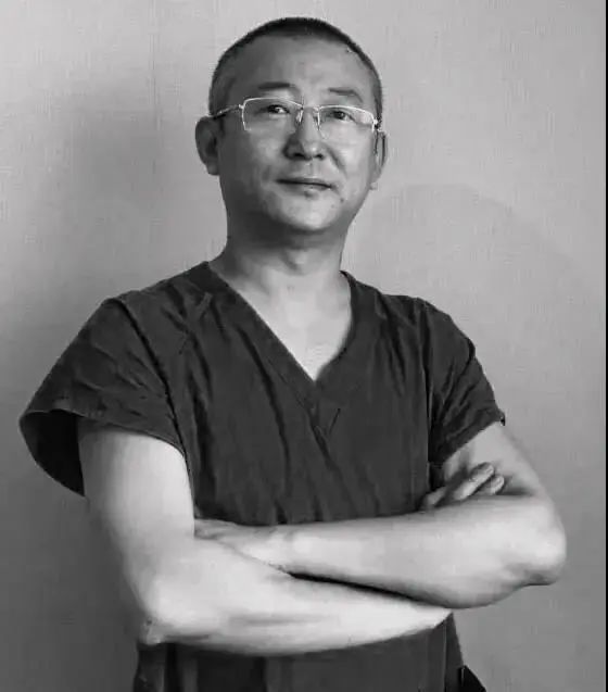 一对武汉医护夫妻的抗疫史,武汉抗疫医生相遇