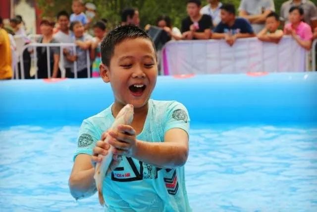 单县门票9.9元水上乐园南湖湾,菏泽最大水上乐园