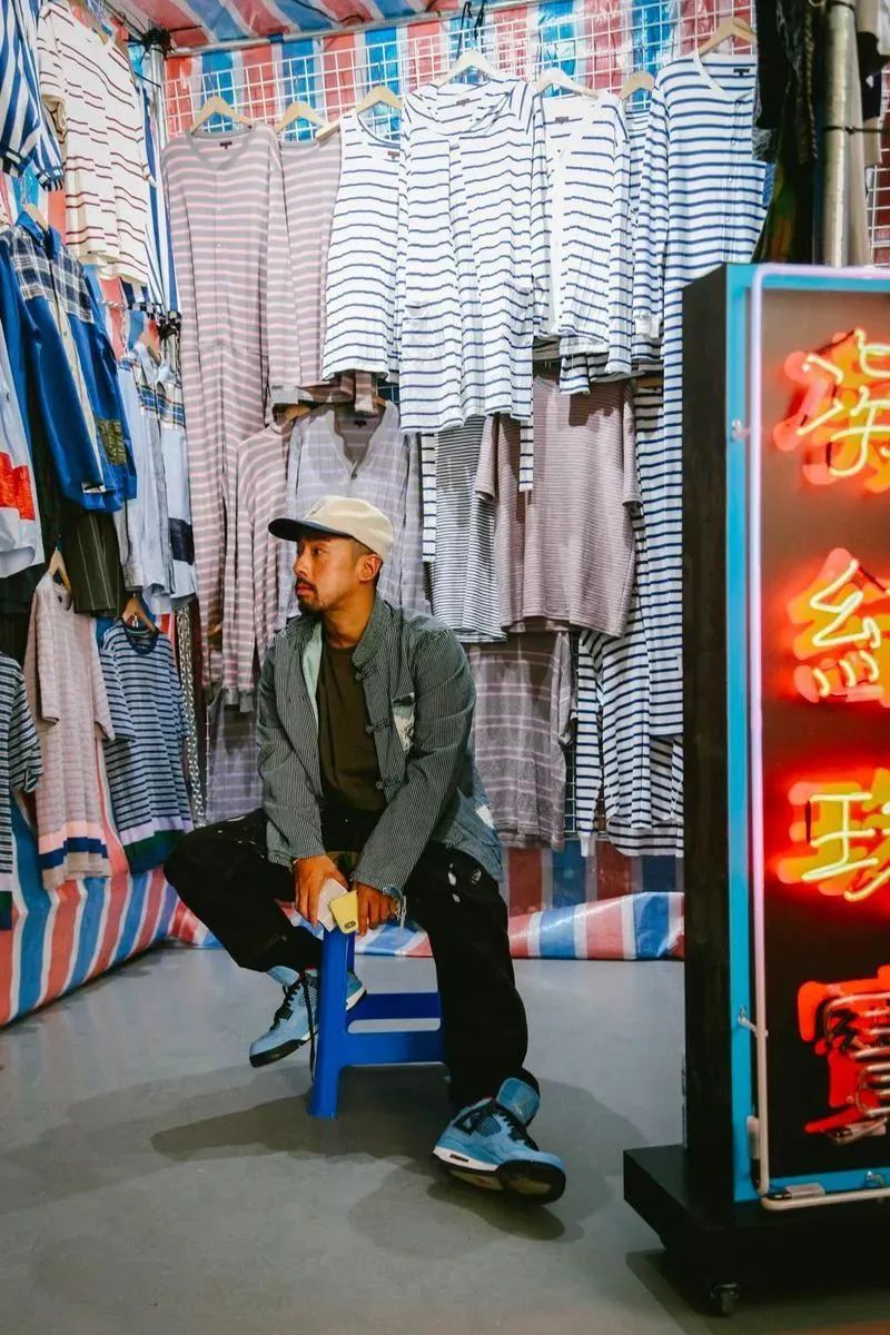 潮流圈早已盛行的“摆摊文化”，是品牌“名利场”还是卖鞋赚40万刀的神话？