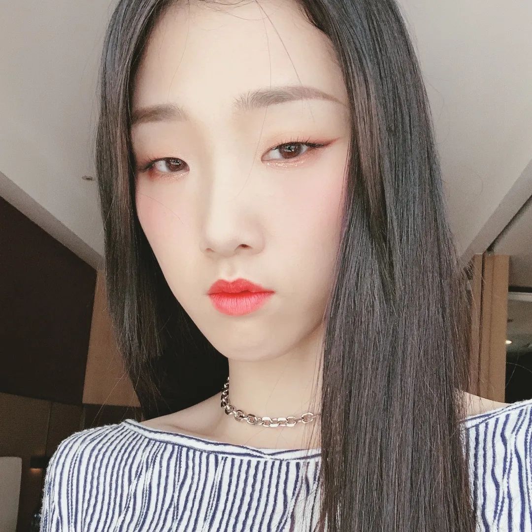 开完双眼皮为什么要往上看,开过的双眼皮可以再埋线吗