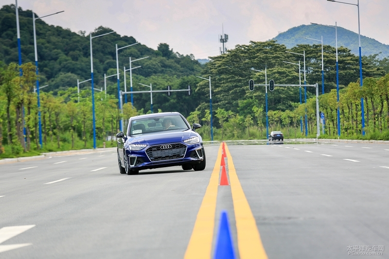 一鸣惊人鉴定,奥迪a4l45tfsi臻选动感型第一视角