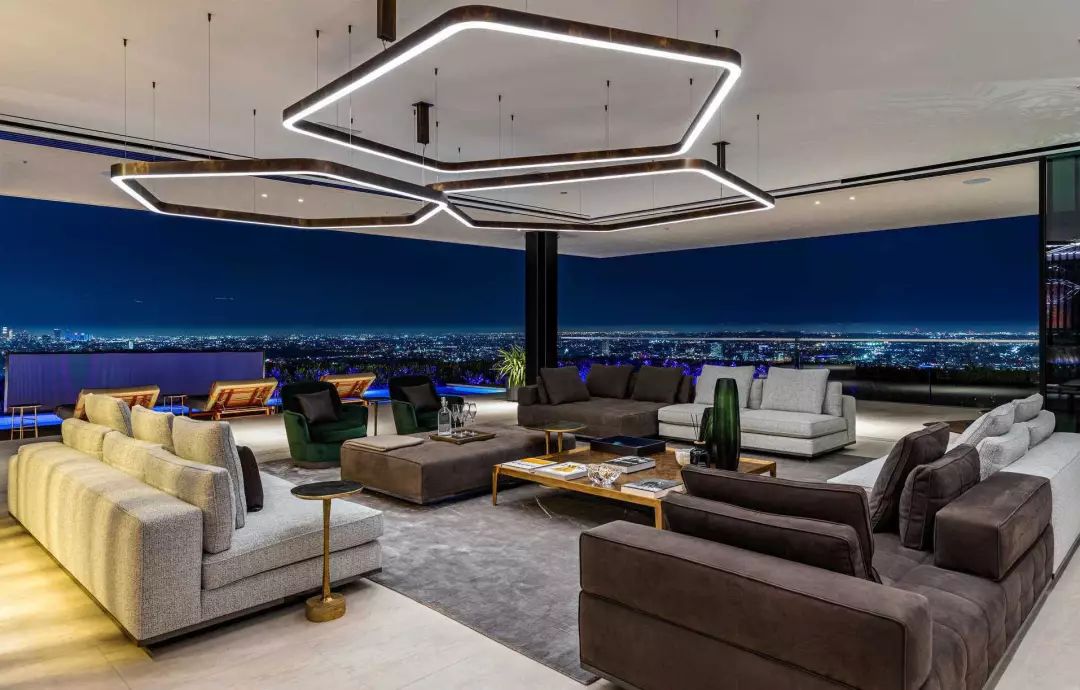 给大家介绍一下3000万的豪宅,价值10亿这样的豪宅你见过吗