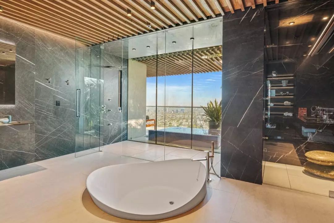 给大家介绍一下3000万的豪宅,价值10亿这样的豪宅你见过吗