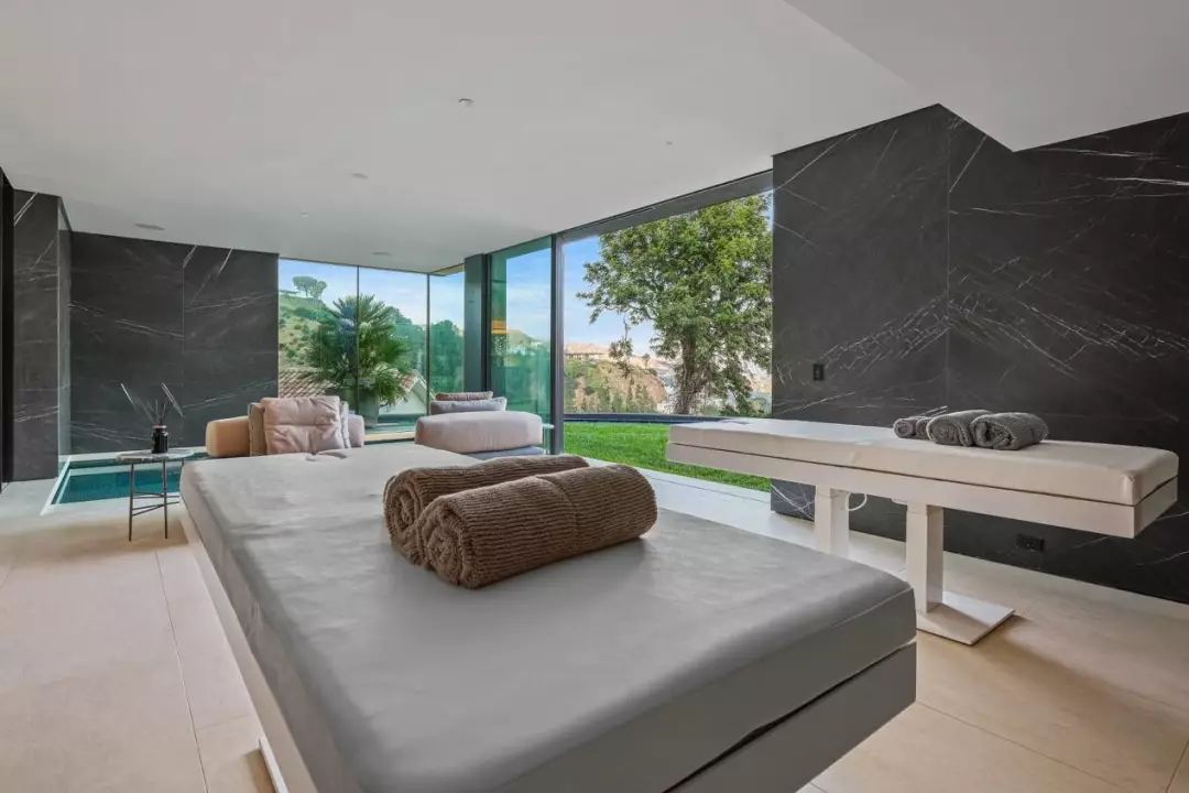 给大家介绍一下3000万的豪宅,价值10亿这样的豪宅你见过吗