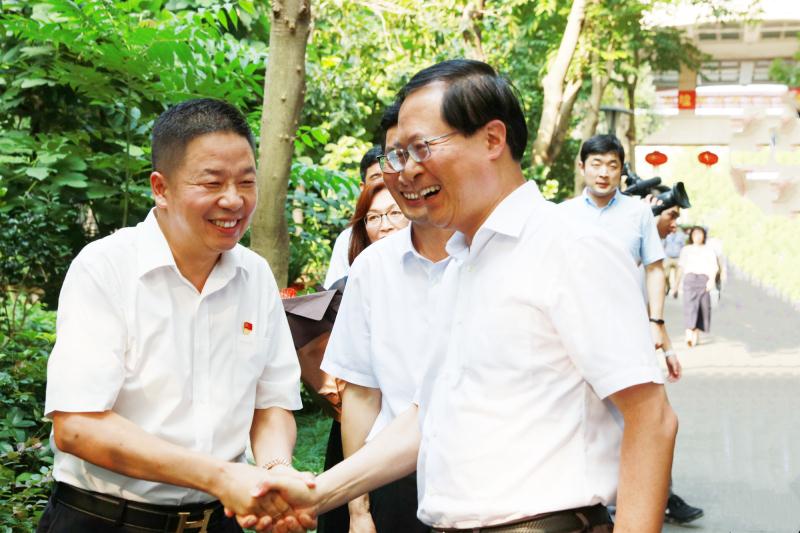 军人本色演绎励志人生——记杭州品尚物业服务集团有限公司董事长焦德尚