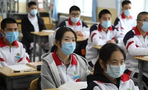 深夜通报!新增1例,为酒店帮厨人员,14天内无外出史;拿规划中的地铁打广告,郑州一开发商被罚50万一审开庭丨大河早新闻(语音版)