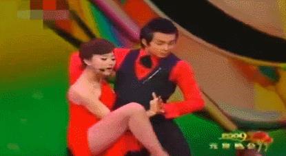 让《男人装》脱销的性感妖姬，如今更绝了