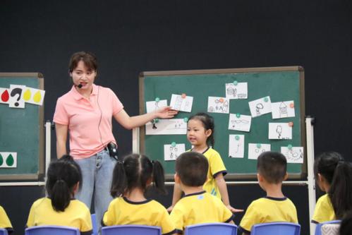 学前教育专家到幼儿园讲座视频,学前教育专业到幼儿园送礼物