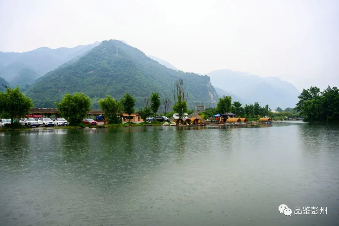 这是一幅堪比74个标准足球场大小的水墨画？彭友：来，做“画中人”